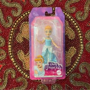 Disney Princess Cinderella 3 inch Doll - Blue and White Dress